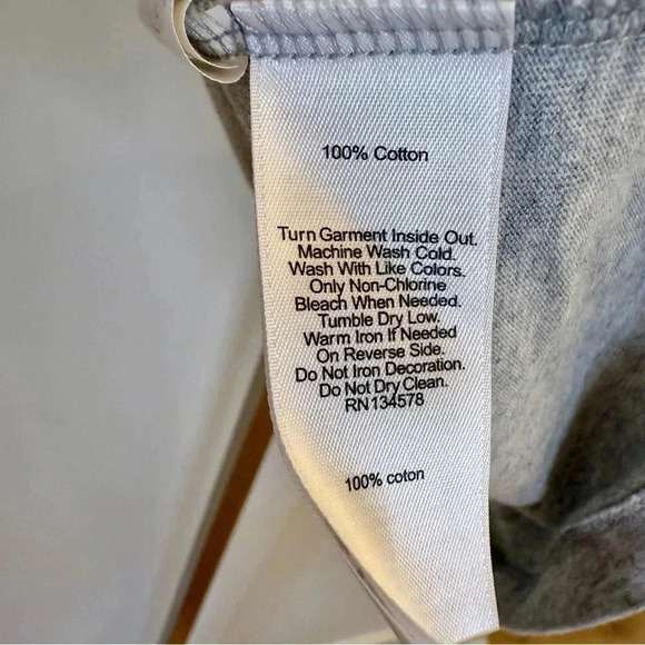 Vineyard Vines Boys Size M Three Tone Ombre Whale Long-Sleeve Pocket Tee Casual - Picture 12 of 13